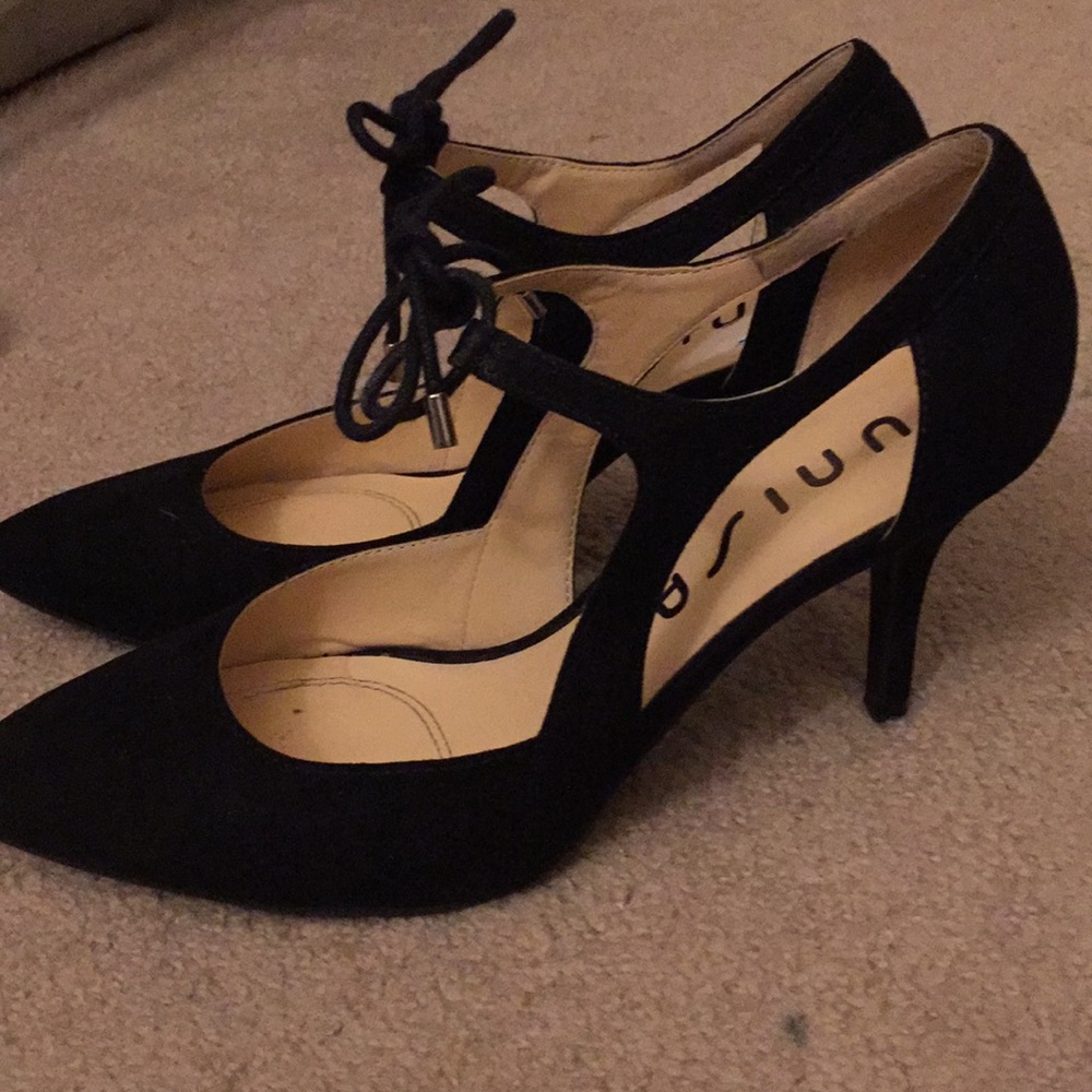 Unisa Black Heels! Cute tie detail!! Worn once!
